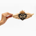 Corazón de Hilo Sculpture